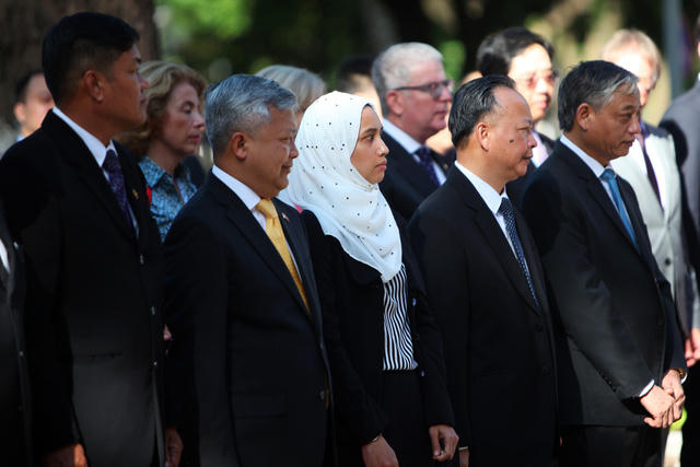 Lễ Thượng cờ ASEAN tại Hà Nội hoà chung với không khí tưng bừng chào đón ngày ASEAN tại các nước thành viên ASEAN khác, các hoạt động của Cơ quan đại diện các nước ASEAN trên toàn thế giới và đặc biệt là lễ kỷ niệm cấp khu vực đang diễn ra tại Philippines - Nước Chủ tịch ASEAN 2017.