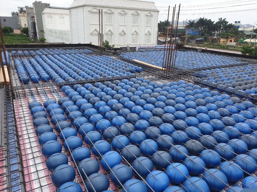 Một công trình xây dựng lớn ở Khu đô thị mới Kim Sơn, Đông Triều mua nhầm phải vật liệu xây dựng giả. Người bán sản phẩm giả phải bồi thường thiệt hại cho người tiêu dùng.
