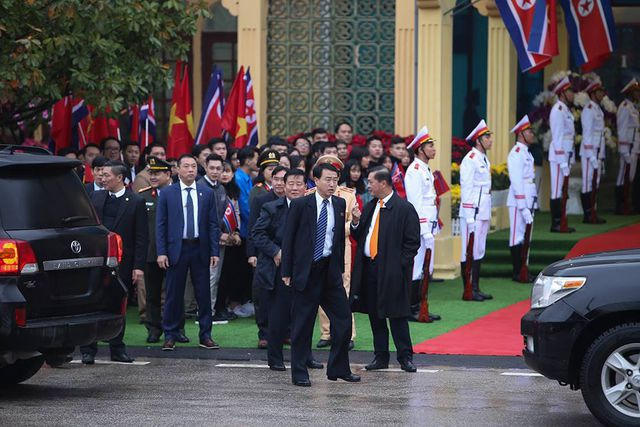 Trực tiếp - Chủ tịch Triều Tiên Kim Jong-un đã về tới khách sạn ở Hà Nội