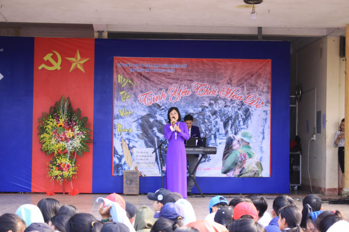 Nhiều bài thơ hay được thể hiện.