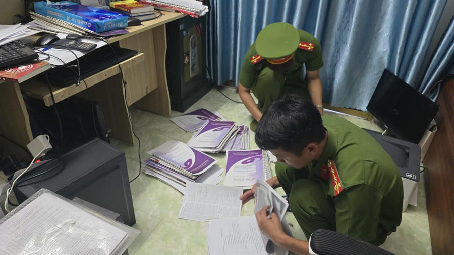 Cơ quan Công an tiến hành khám xét trụ sở tại TP Hải Phòng.