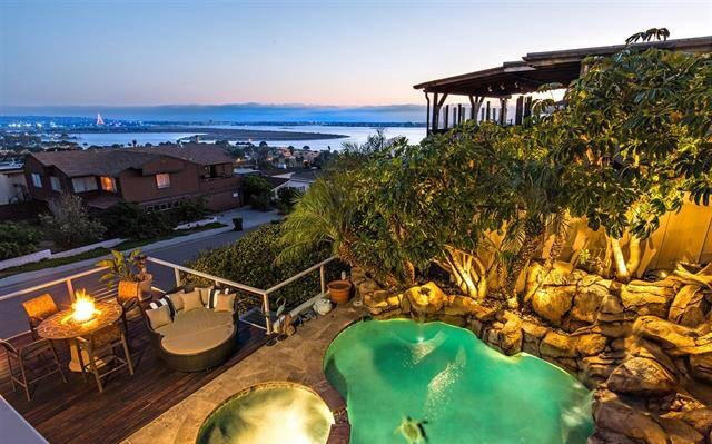 Hoa hậu Hoàng Hải My dùng xe limousine đón khách đến biệt thự triệu đô ngày ra album