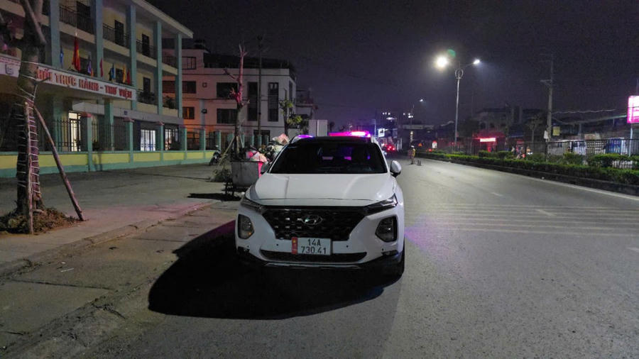 Phương tiện vi phạm bị lực lượng chức năng tạm giữ.