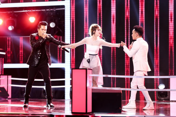 Tập 7 Giọng hát Việt: Cặp đôi cô dâu ôm nhau bật khóc nức nở sau phần trình diễn