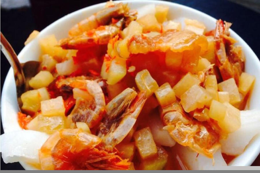 Món ăn vỉa hè cực kỳ quen thuộc.