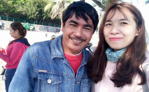 Hình ảnh 2 bố con đi phượt dài hơn 300km.