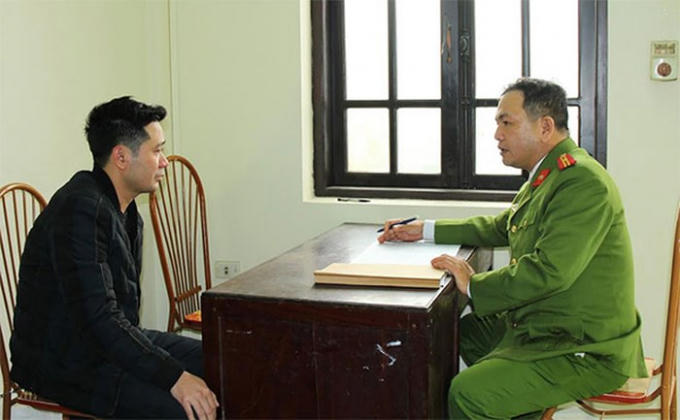 Đối tượng Khánh đến trình diện cơ quan Công an.