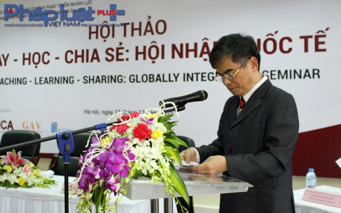 TS Trần Đình Châu phát biểu trong hội thảo. (Ảnh: Đức Biên)