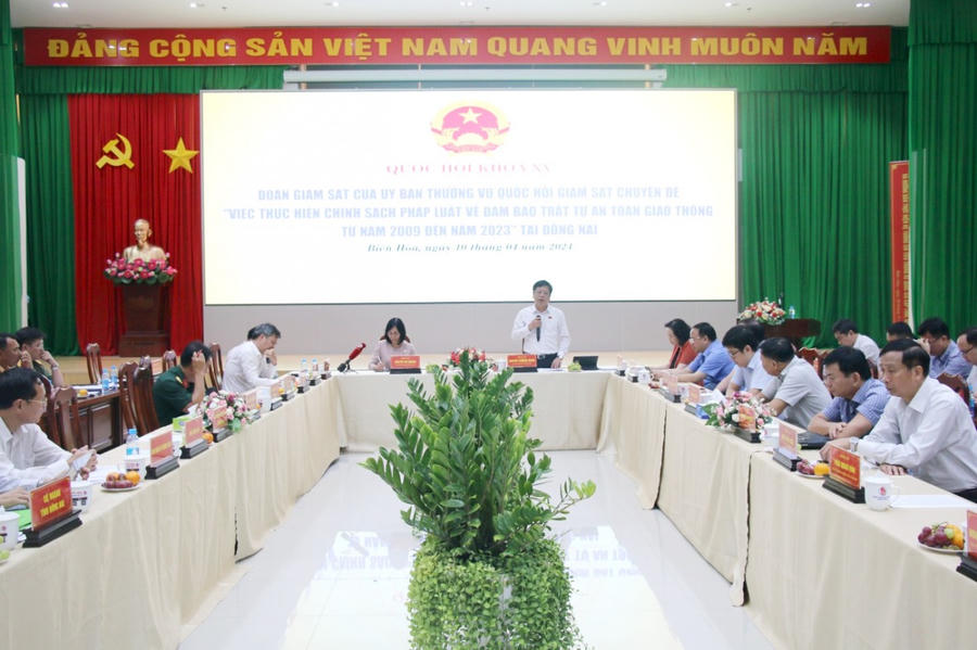 Toàn cảnh buổi làm việc