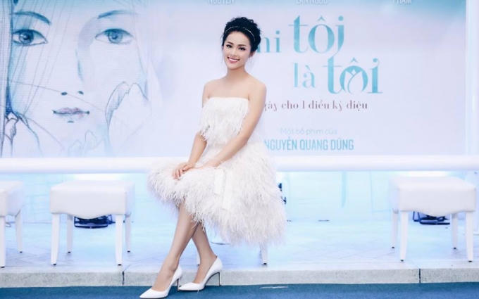 Sau vai diễn đầu tay Tấm, cô bận rộn với các show quảng cáo và sự kiện lớn nhỏ.