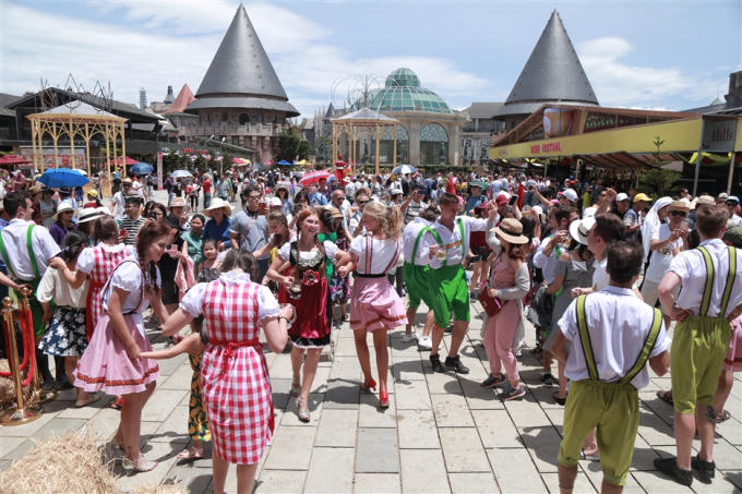 Vui bất tận với lễ hội B&rsquo;estival Sun World Ba Na Hills