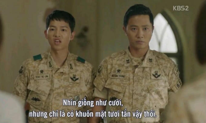 Hậu duệ của Mặt trời tập 10: Joong Ki v&agrave; Jin Goo &ldquo;to&aacute;t mồ h&ocirc;i&rdquo; v&igrave; người y&ecirc;u ph&aacute;t hiện ảnh với g&aacute;i lạ
