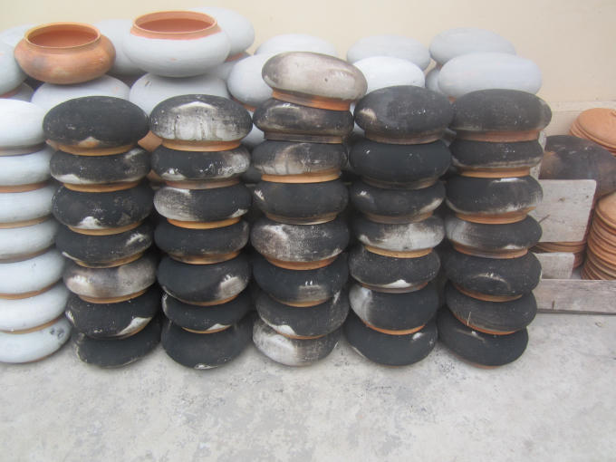 Để có được nồi cá kho ngon thì ngoài cá tươi ngon thì cá phải được kho trong nồi đất mới có đâm vị.