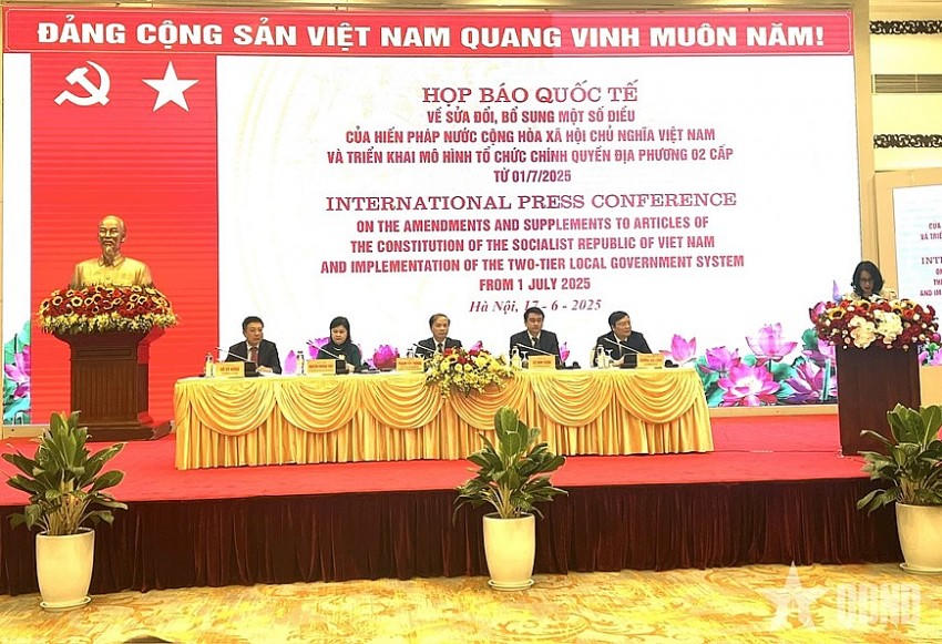 Quang cảnh buổi họp báo.