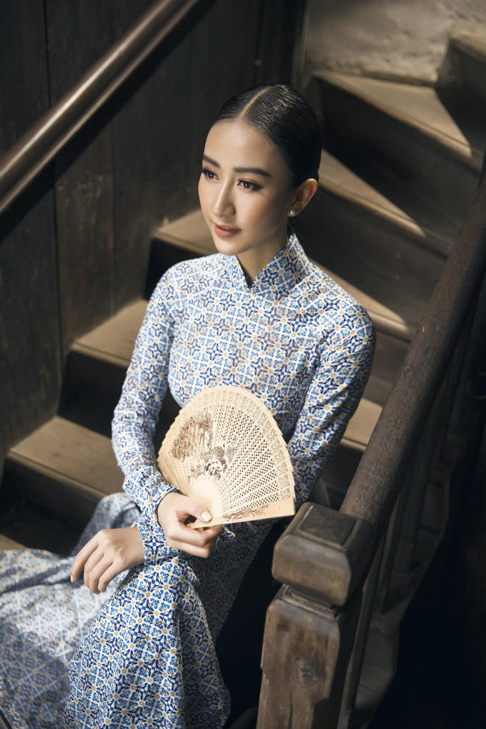 Mạnh Quỳnh h&ograve;a giọng c&ugrave;ng H&agrave; Thu trong Minishow Bolero đặc sắc