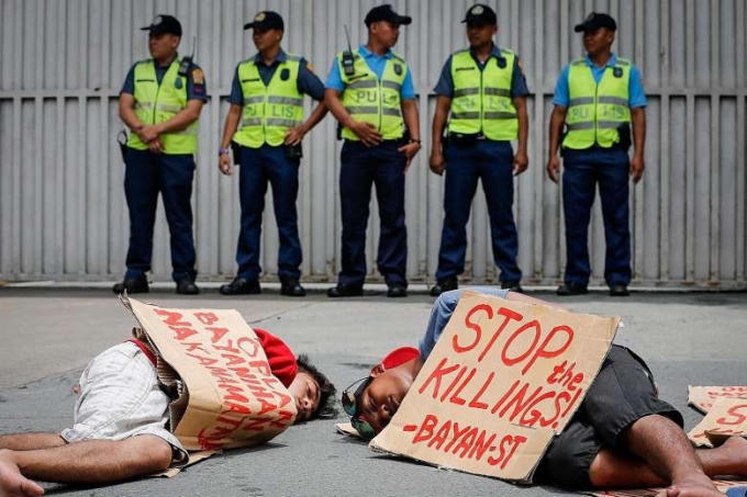 Đối với Tổng thống Duterte, những kẻ nghiện ma túy không phải con người. (Ảnh: European)