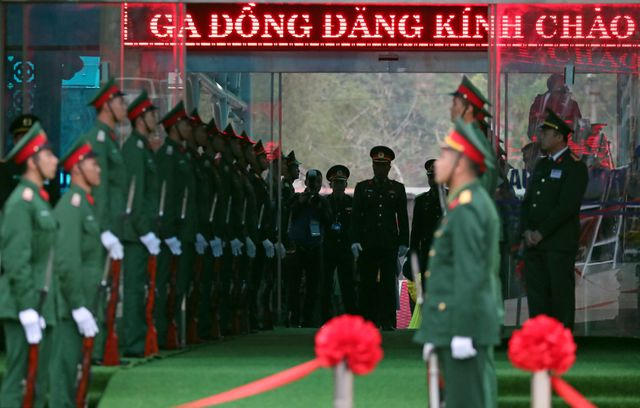 Đây là chuyến thăm đầu tiên của ông Kim Jong-un tới Việt Nam. Tàu chở nhà lãnh đạo Triều Tiên dự kiến sẽ tới ga Đồng Đăng trong ngày hôm nay. (Ảnh: Reuters)