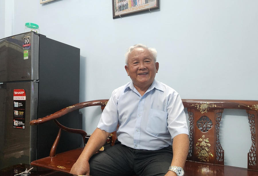 Dù đã ngoài 75 nhưng ông Nguyễn Minh Tân vẫn còn minh mẫn khi kể về thời gian hoạt động tại chiến khu Đ.