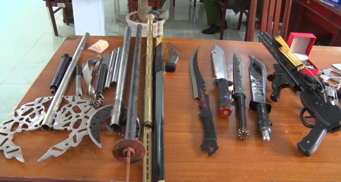 Các hung khí bị cơ quan công an thu giữ