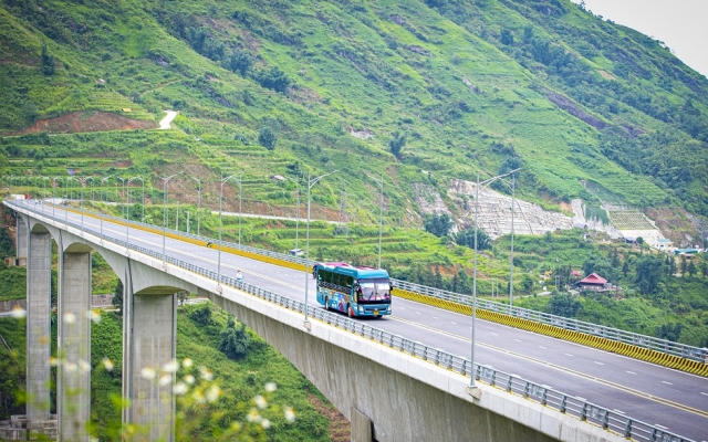 Kết nối đường ô tô mới từ Sa Pa với cao tốc Nội Bài - Lào Cai