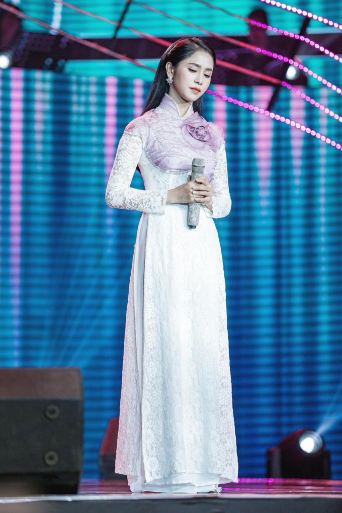Tập 1 Thần tượng Bolero: Ngọc Sơn - Giang Hồng Ngọc vượt mặt Đình Văn, Quang Lê “chiêu dụ” được nhiều thí sinh tài năng