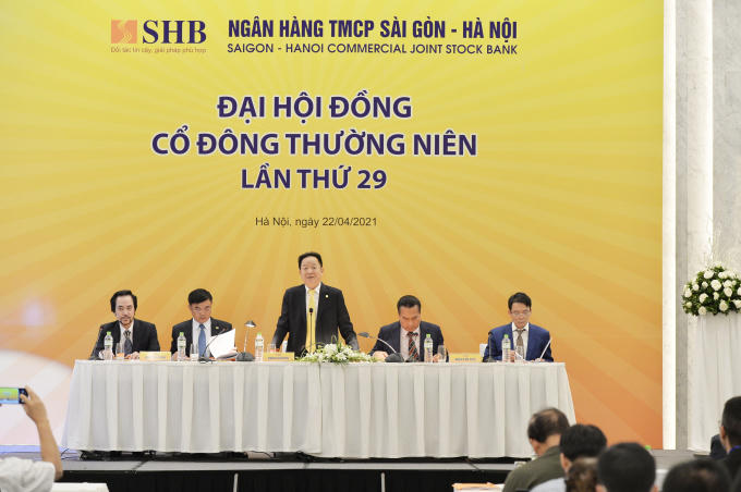 Đoàn Chủ tịch trả lời các vấn đề cổ đông quan tâm về cổ tức, cổ đông chiến lược, kế hoạch chuyển niêm yết lên sàn HOSE…