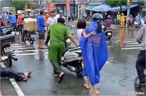 Sẵn sàng ra tay giúp đỡ người khác lúc khó khăn(Nguồn: Facebook).
