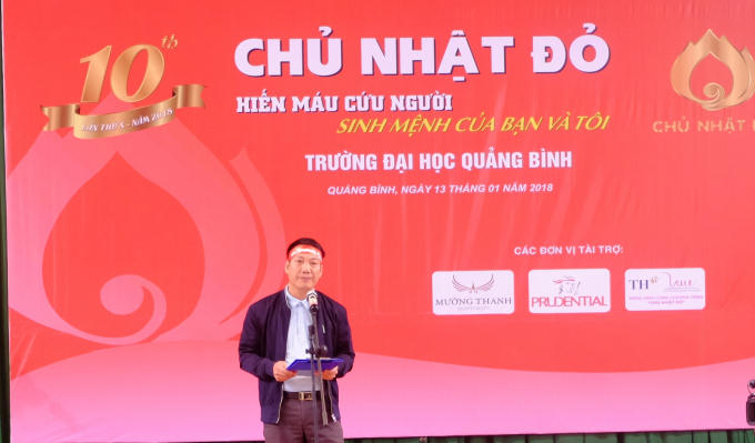 Đại diện Báo Tiền Phong phát biểu tại Ngày hội hiến máu tình nguyện.