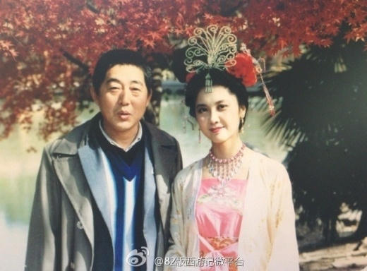 Quốc vương Tây Vương Lữ Quốc chụp ảnh giao lưu với đồng nghiệp. Ảnh: internet.