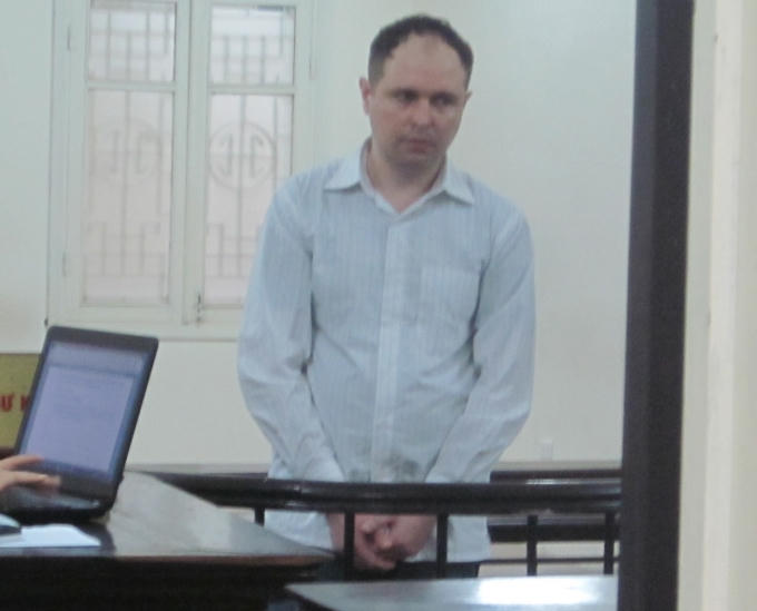 Serhiy mang quốc tịch Ukraina tại phiên tòa sáng nay (Ảnh: Duy Khương)