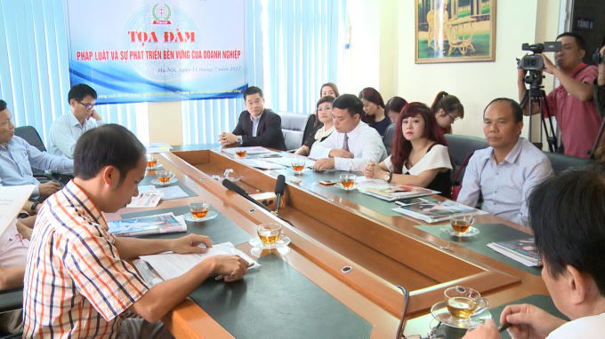 Tọa đàm với sự tham gia của các doanh nghiệp, luật sư và các chuyên gia.