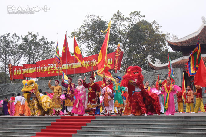 Chương trình nghệ thuật  tái hiện lại hào khí trận chiến đấu chống quân xâm lược mãn Thanh của Anh hùng áo vải Quang Trung.