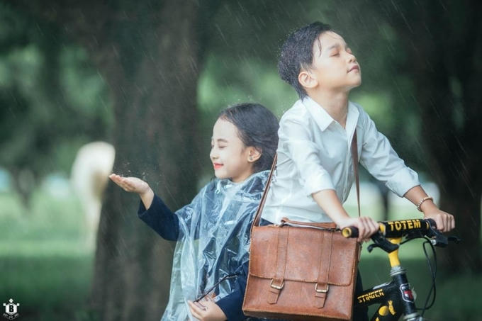 Hai người mẫu nhí được nhiều người nhận xét là vô cùng dễ thương. Hai bé vào vai khá đạt, tạo cảm xúc trong mỗi khuôn hình.