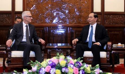 Chủ tịch nước Trần Đại Quang tiếp Tổng Thư ký Interpol. (Ảnh: VOV)