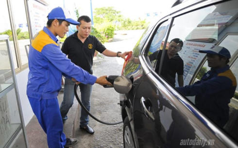 Dự báo giá xăng dầu giảm không nhiều trong ngày hôm nay. (Ảnh minh họa: Autodaily)