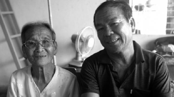 Ông Chóng và mẹ.