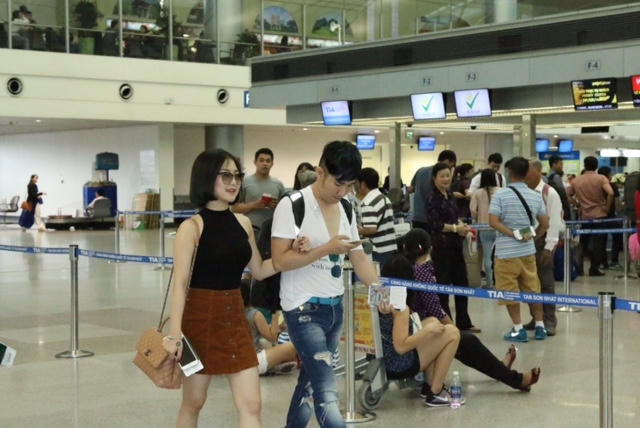 Sau khi ra mắt MV tại Việt Nam, Quang Hà và Hương Tràm đã có buổi thiệu MV "Dòng thư cuối " tại Mỹ.  Nhận được sự chào đón và yêu thích của khán giả tại Mỹ cho MV mới này, Quang Hà và Hương Tràm sẽ tiếp tục hát tại 4 bang của Mỹ trong 9 ngày. Từ ngày 20/7 đến 28/7 tại các bang: California - Houston - Michigan - lasvegat , rồi về Việt Nam tiếp tục có những show diễn tại Hà Nội.