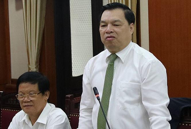 Ông Lê Mạnh Hùng (bìa phải). Ảnh: TG