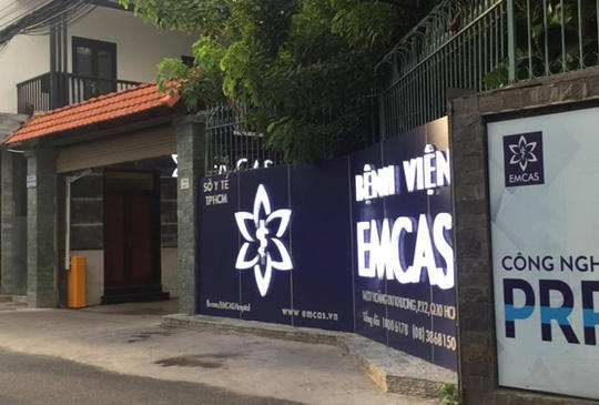 Bệnh viện Thẩm mỹ Emcas-nơi cô gái được phẫu thuật và gặp tai biến. Ảnh: Người Lao Động.