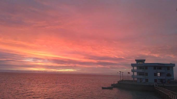 Bình minh ở đảo Tiên Nữ. Ảnh: HÙNG CƯỜNG