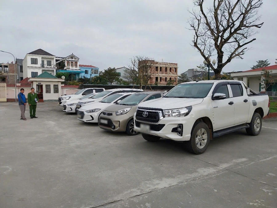 Nhiều ô tô được Sâm thuê rồi mang đi cầm cố - Ảnh Công an Nghệ An.
