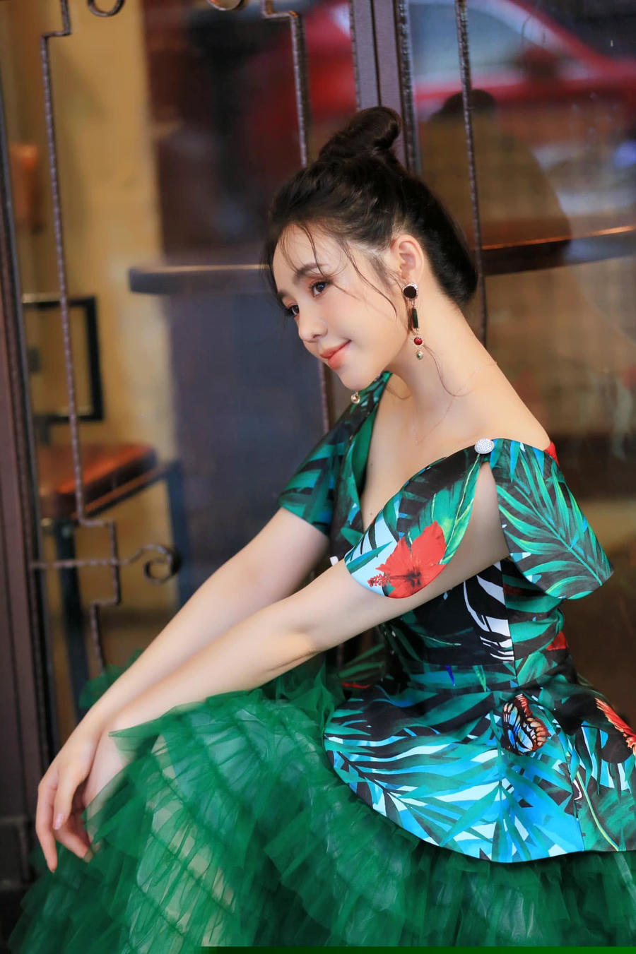 Thời trang điệu đà tôn sắc vóc nuột nà của Quỳnh Kool