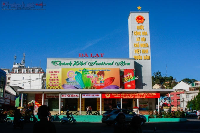 Chủ đề Festival Hoa Đà Lạt lần thứ VI - năm 2015: “Đà Lạt - muôn màu sắc hoa”. (Ảnh: Anh Phong)