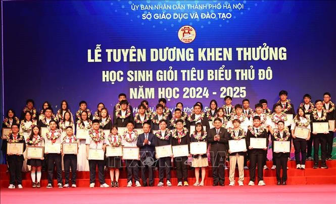 Các hình thức khen thưởng học sinh được áp dụng từ 31/10/2025. (Ảnh minh họa)