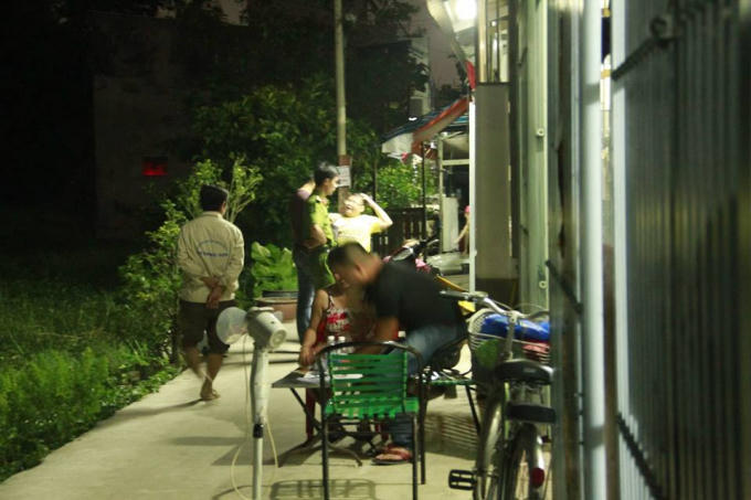 Công an quận Bình Tân có mặt điều tra vụ việc.