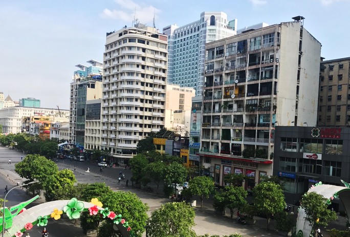 Theo quy định việc mua bán nhà bằng tiền mặt trên 300 triệu đồng phải báo cáo.