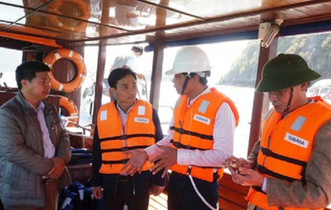 Lãnh đạo UBND tỉnh Quảng Ninh trực tiếp có mặt tại hiện trường chỉ đạo công tác tìm kiếm.
