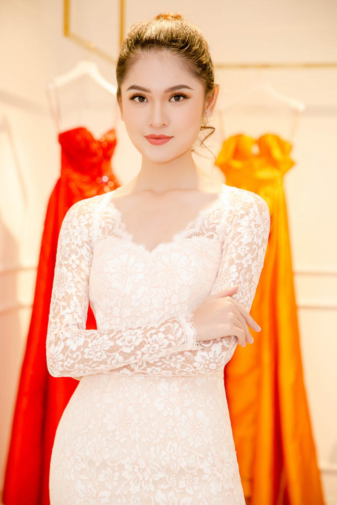 &Aacute; hậu Thuỳ Dung thử trang phục, chuẩn chị cho Hoa hậu Quốc tế 2017