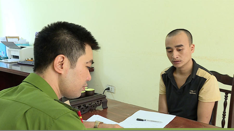 Đối tượng tại cơ quan công an