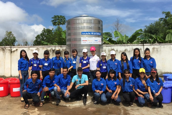 Hoa hậu Việt Nam 2016: Th&iacute; sinh học giỏi kh&oacute;c li&ecirc;n tục v&igrave; thấy m&igrave;nh l&agrave;m chưa đủ tốt